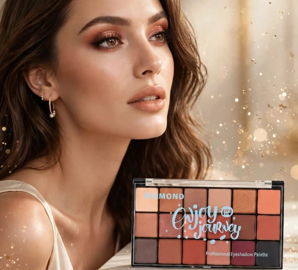 لون 18 Eyeshadow Palette من دايموند