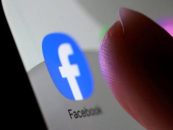 تصفح منشورات Facebook